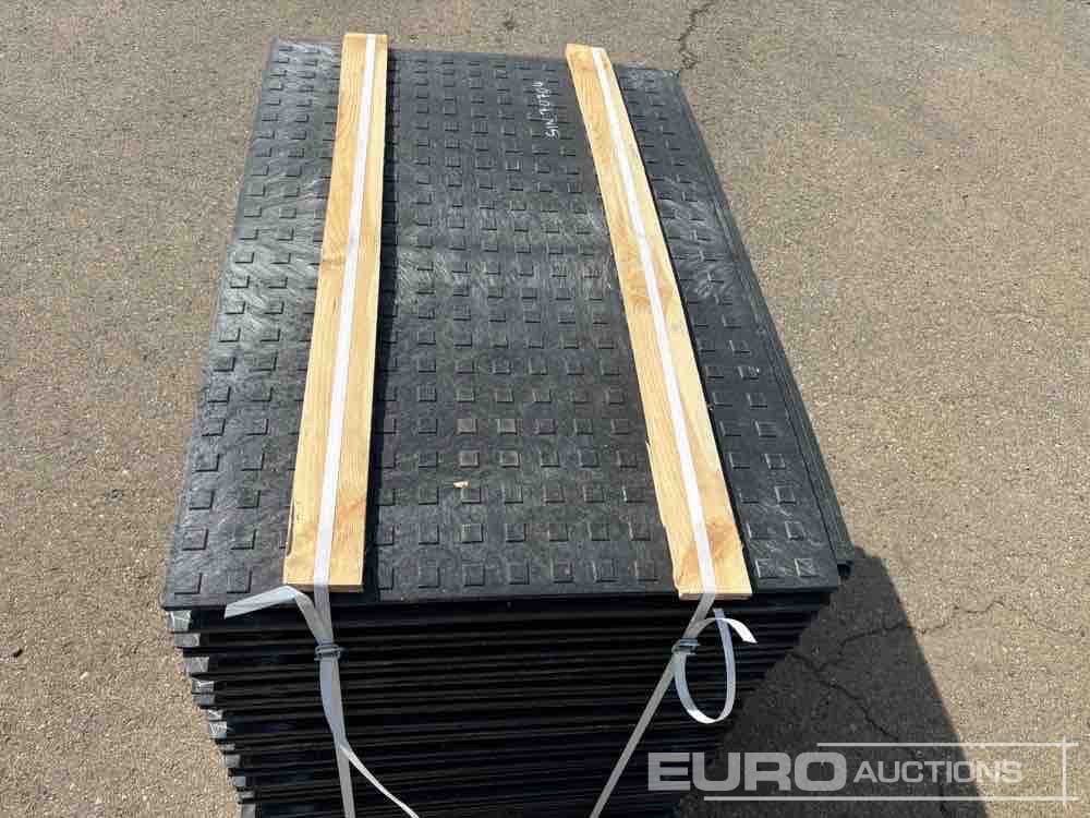 Matériel de chantier Pallet of Plastic Connectable Road Plates, 1200x800x28mm, 22kg per Plate (35 of): photos 9