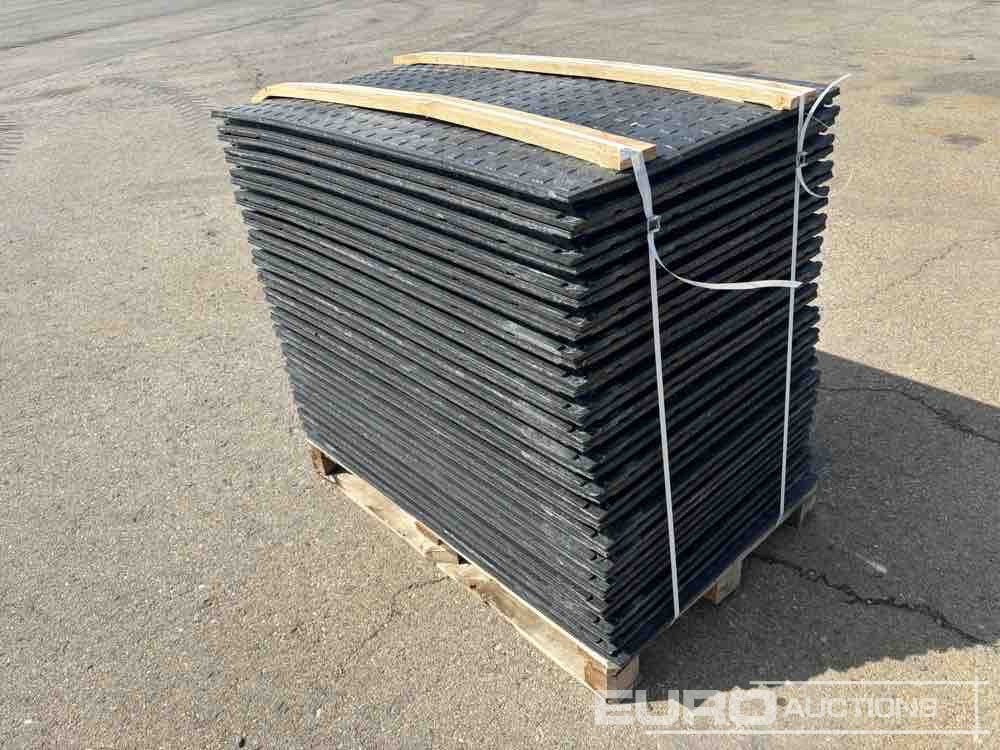 Matériel de chantier Pallet of Plastic Connectable Road Plates, 1200x800x28mm, 22kg per Plate (35 of): photos 7