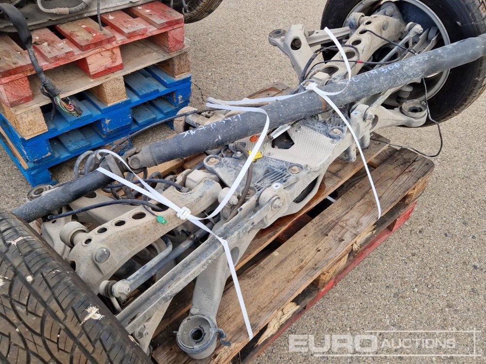 Pallet of Volvo XC70 Spares including Axles, Tyres, Engine components - Matériel de chantier: photos 5 Pallet of Volvo XC70 Spares including Axles, Tyres, Engine components - Matériel de chantier: photos 5
