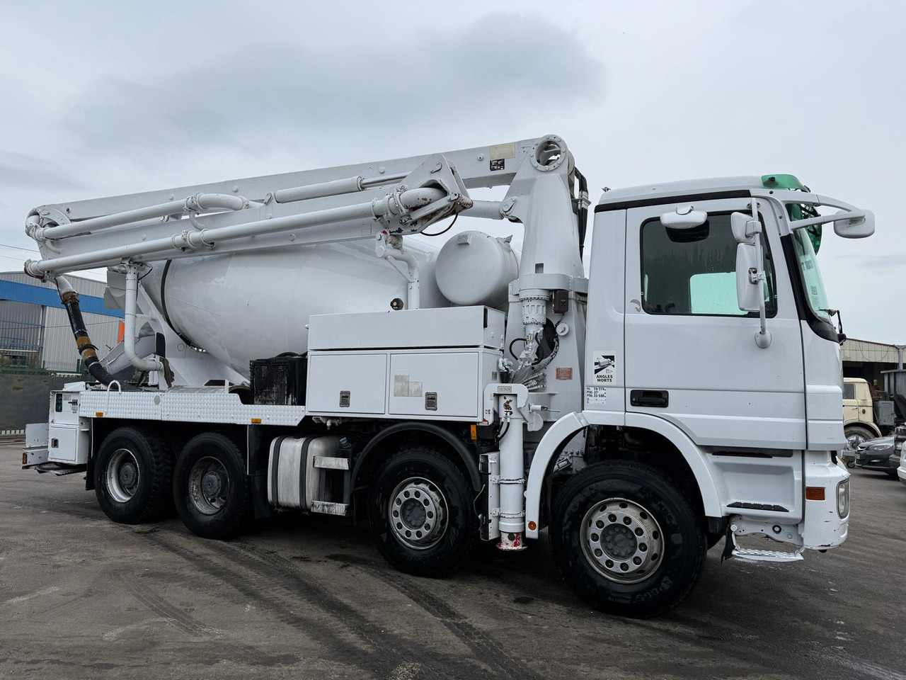 Camion mixo-pompe Mercedes Actros DS-840-FF - Camion malaxeur pompe: photos 3 Camion mixo-pompe Mercedes Actros DS-840-FF - Camion malaxeur pompe: photos 3