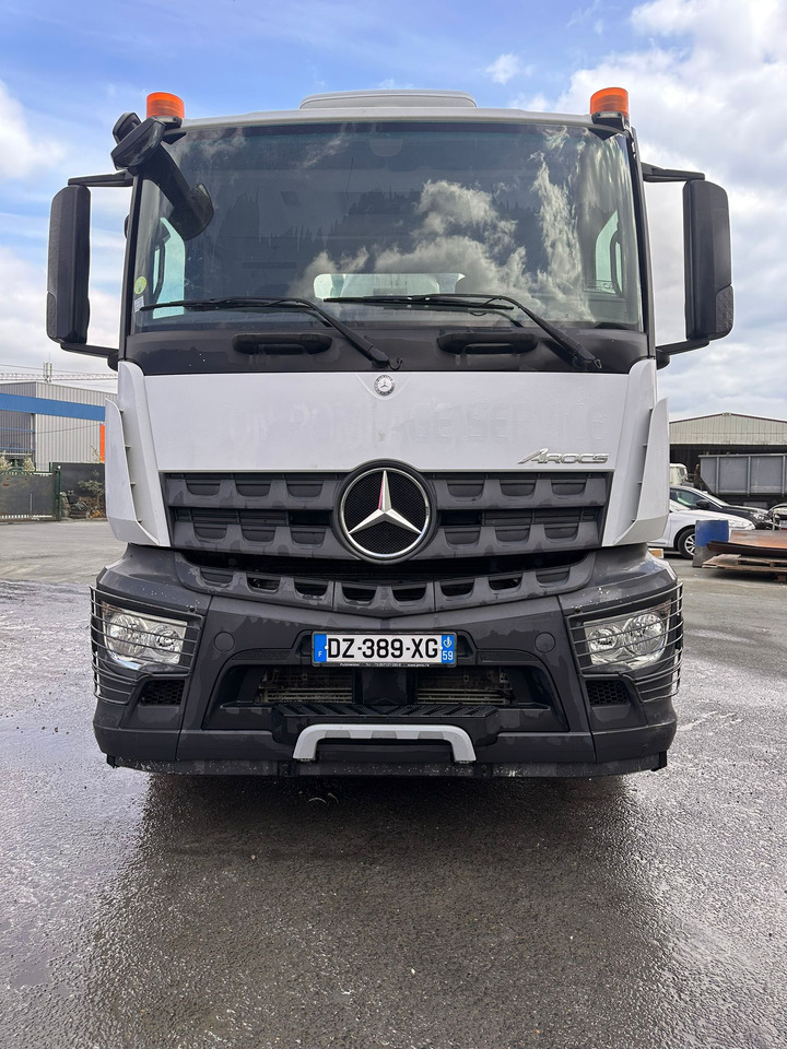 Pompe à béton PUTZ 31m avec cabine Mercedes-Benz Arocs 2636 DZ-389-XG Année 2016 - Camion pompe: photos 1 Pompe à béton PUTZ 31m avec cabine Mercedes-Benz Arocs 2636 DZ-389-XG Année 2016 - Camion pompe: photos 1