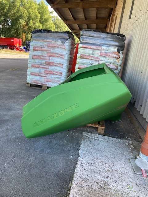 Amazone Saattank Centaya 1600 L - Semoir/ Planteuse: photos 2 Amazone Saattank Centaya 1600 L - Semoir/ Planteuse: photos 2