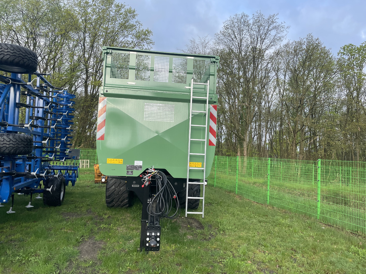 Brantner TA 24073/2 POWER-TUBE - Benne agricole: photos 2 Brantner TA 24073/2 POWER-TUBE - Benne agricole: photos 2