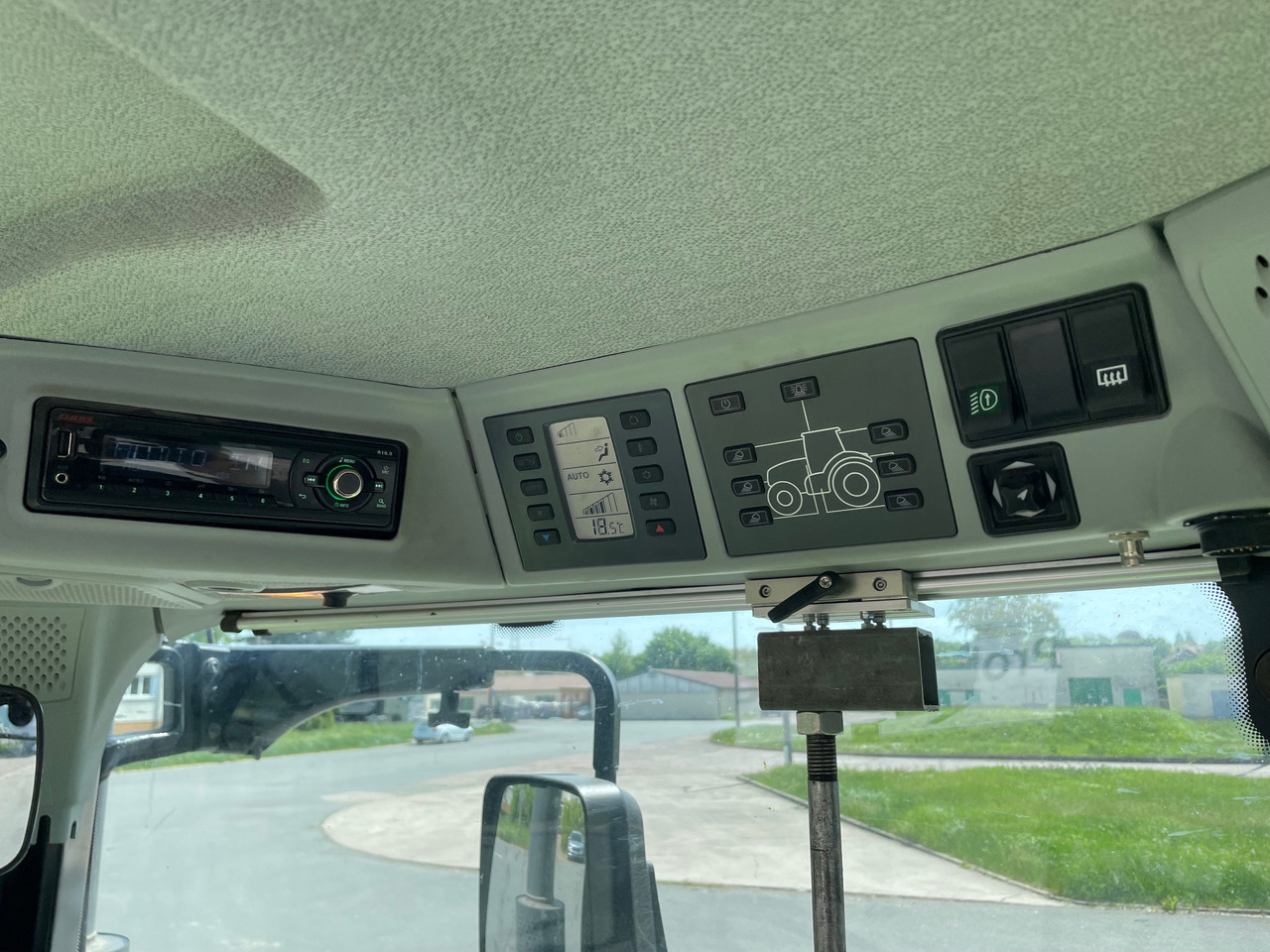 Claas Arion 660 C-matic - Tracteur agricole: photos 2 Claas Arion 660 C-matic - Tracteur agricole: photos 2