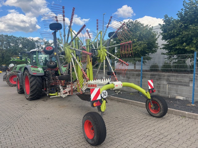 Claas Liner 2700 - Faneuse: photos 2 Claas Liner 2700 - Faneuse: photos 2