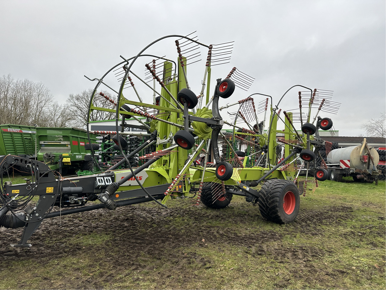 Faneuse Claas Liner 4800 Trend: photos 1