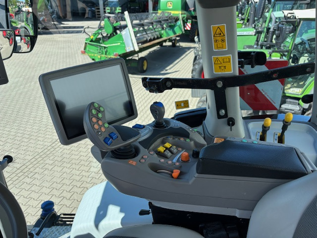 Deutz-Fahr Agrotron 6215 TTV Warrior -RT - Tracteur agricole: photos 3 Deutz-Fahr Agrotron 6215 TTV Warrior -RT - Tracteur agricole: photos 3