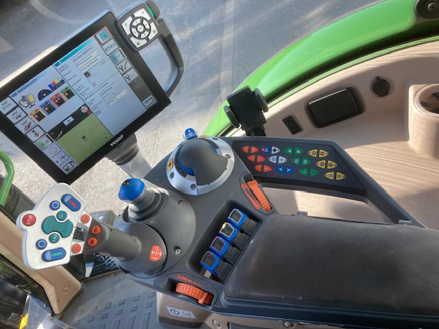 Fendt 718 Vario S4 Profi - Tracteur agricole: photos 4 Fendt 718 Vario S4 Profi - Tracteur agricole: photos 4