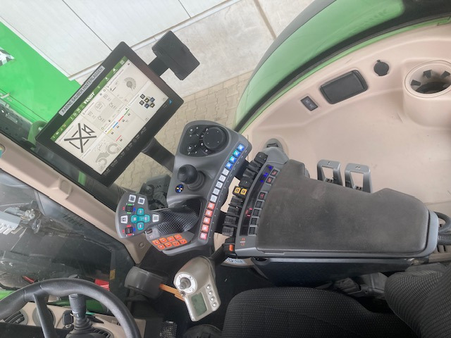 Fendt 724 Vario Gen6 Profi Setting1 - Tracteur agricole: photos 4 Fendt 724 Vario Gen6 Profi Setting1 - Tracteur agricole: photos 4