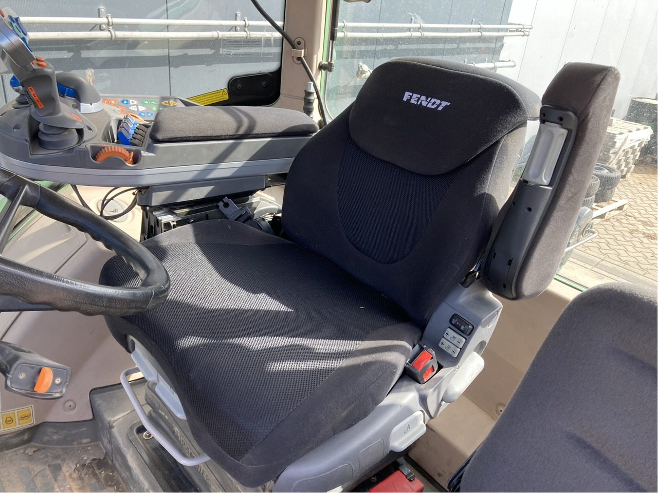 Fendt 724 Vario SCR - Tracteur agricole: photos 2 Fendt 724 Vario SCR - Tracteur agricole: photos 2