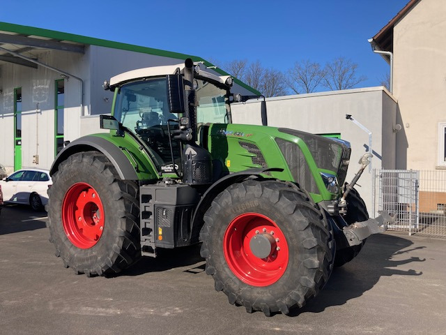 Fendt 826 Vario S4 Profi - Tracteur agricole: photos 1 Fendt 826 Vario S4 Profi - Tracteur agricole: photos 1