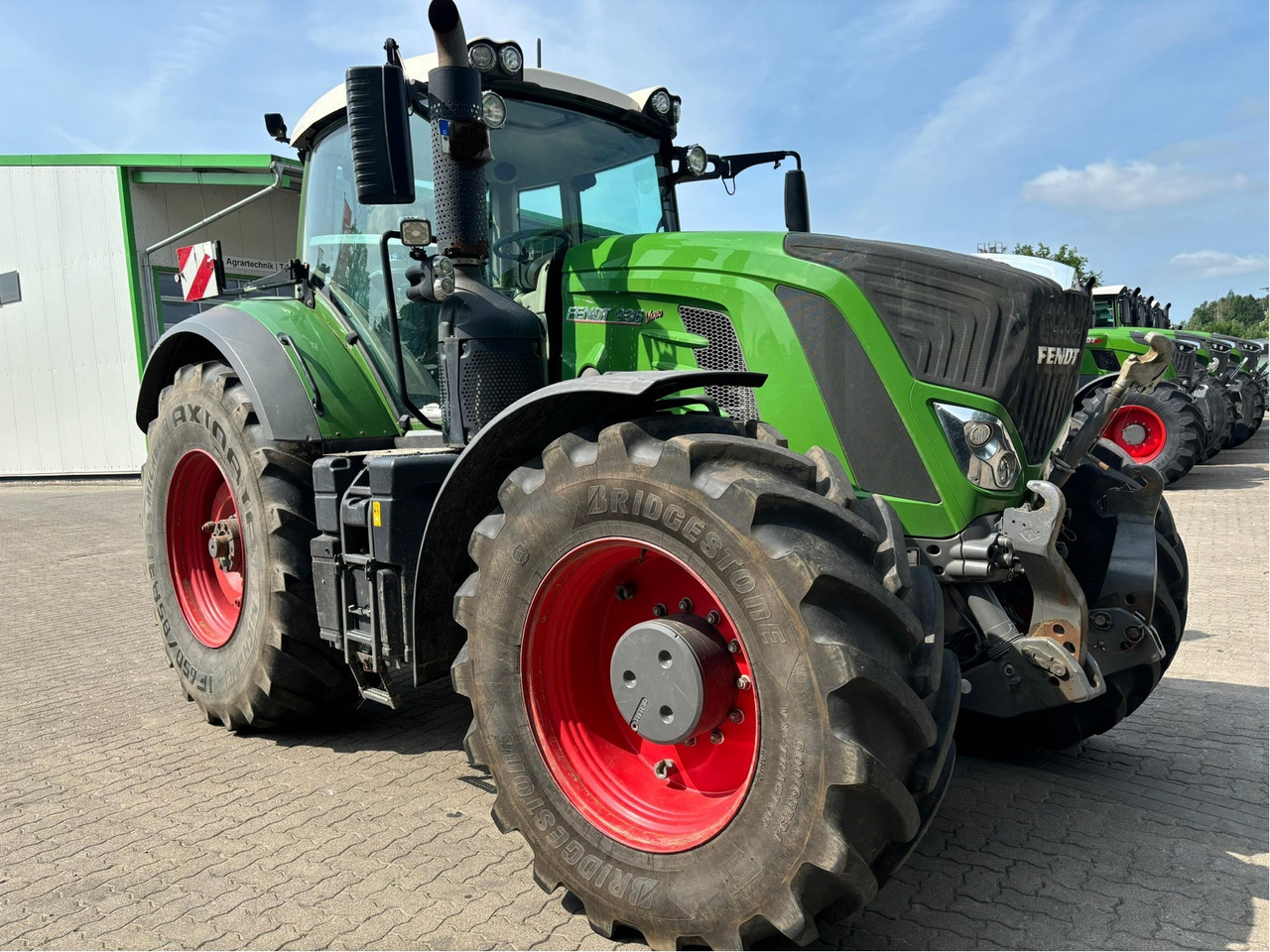 Fendt 936 Vario S4 LRO-S-609 - Tracteur agricole: photos 1 Fendt 936 Vario S4 LRO-S-609 - Tracteur agricole: photos 1