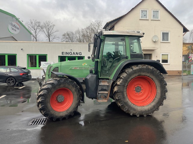 Fendt Favorit 714 Vario - Tracteur agricole: photos 1 Fendt Favorit 714 Vario - Tracteur agricole: photos 1