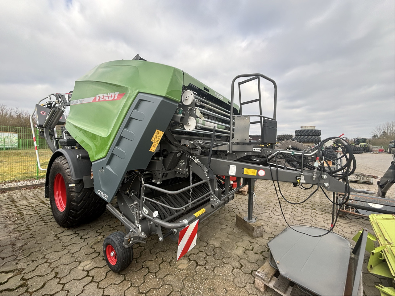 Fendt Rotana 160 V Combi - Matériel de fenaison: photos 1 Fendt Rotana 160 V Combi - Matériel de fenaison: photos 1