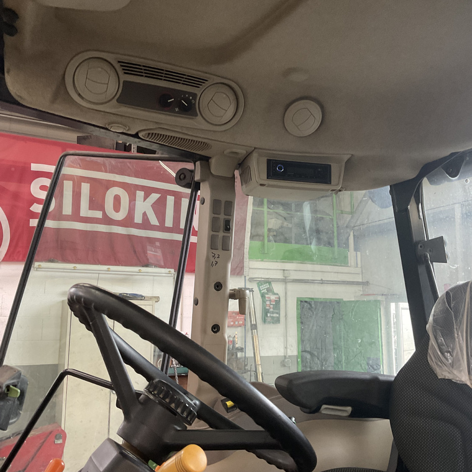 John Deere 5055 E - Tracteur agricole: photos 4 John Deere 5055 E - Tracteur agricole: photos 4