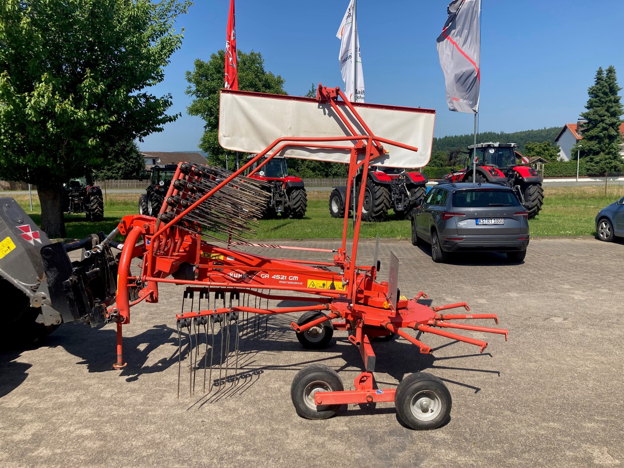 Kuhn Schwader GA 4521 - Faneuse: photos 1 Kuhn Schwader GA 4521 - Faneuse: photos 1