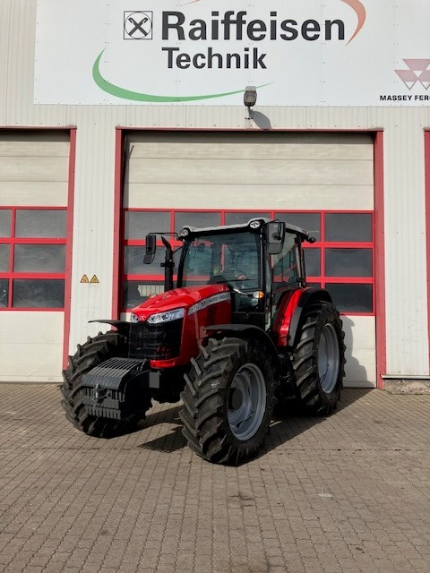 Massey Ferguson 5712 M 4WD Cab Essential - Tracteur agricole: photos 1 Massey Ferguson 5712 M 4WD Cab Essential - Tracteur agricole: photos 1
