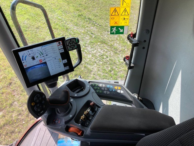 Massey Ferguson 7370 Beta - Moissonneuse-batteuse: photos 2 Massey Ferguson 7370 Beta - Moissonneuse-batteuse: photos 2