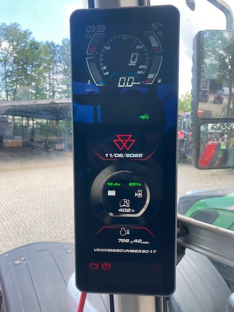 Massey Ferguson 8S.245 Dyna E-Power Excl - Tracteur agricole: photos 4 Massey Ferguson 8S.245 Dyna E-Power Excl - Tracteur agricole: photos 4