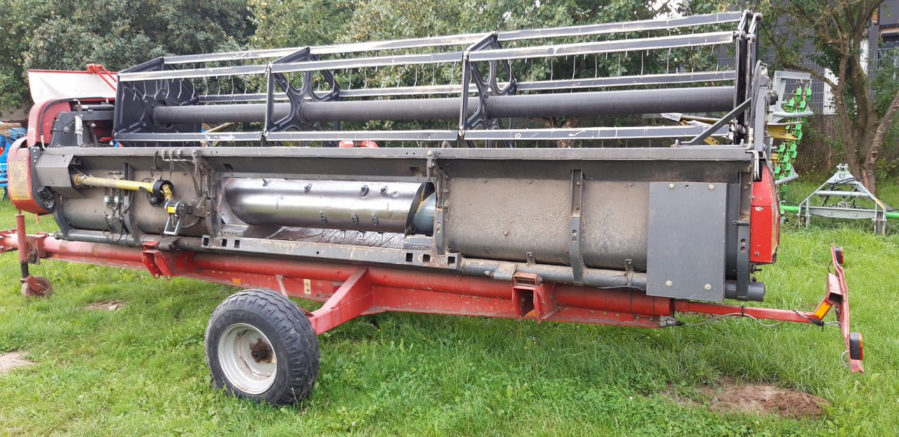 Massey Ferguson Beta 7260 - Moissonneuse-batteuse: photos 3 Massey Ferguson Beta 7260 - Moissonneuse-batteuse: photos 3