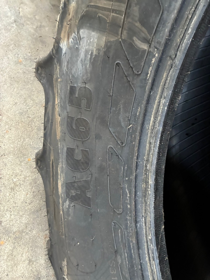 Mitas 540/65R38 AC65 440/65R28 AC65 - Pneus et jantes: photos 3 Mitas 540/65R38 AC65 440/65R28 AC65 - Pneus et jantes: photos 3
