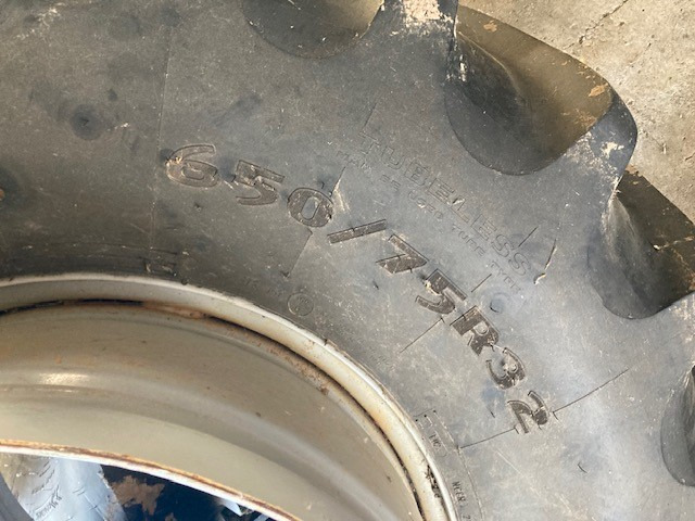 Petlas Doppelräder 650/75R32 f. Fendt - Pneu: photos 3 Petlas Doppelräder 650/75R32 f. Fendt - Pneu: photos 3