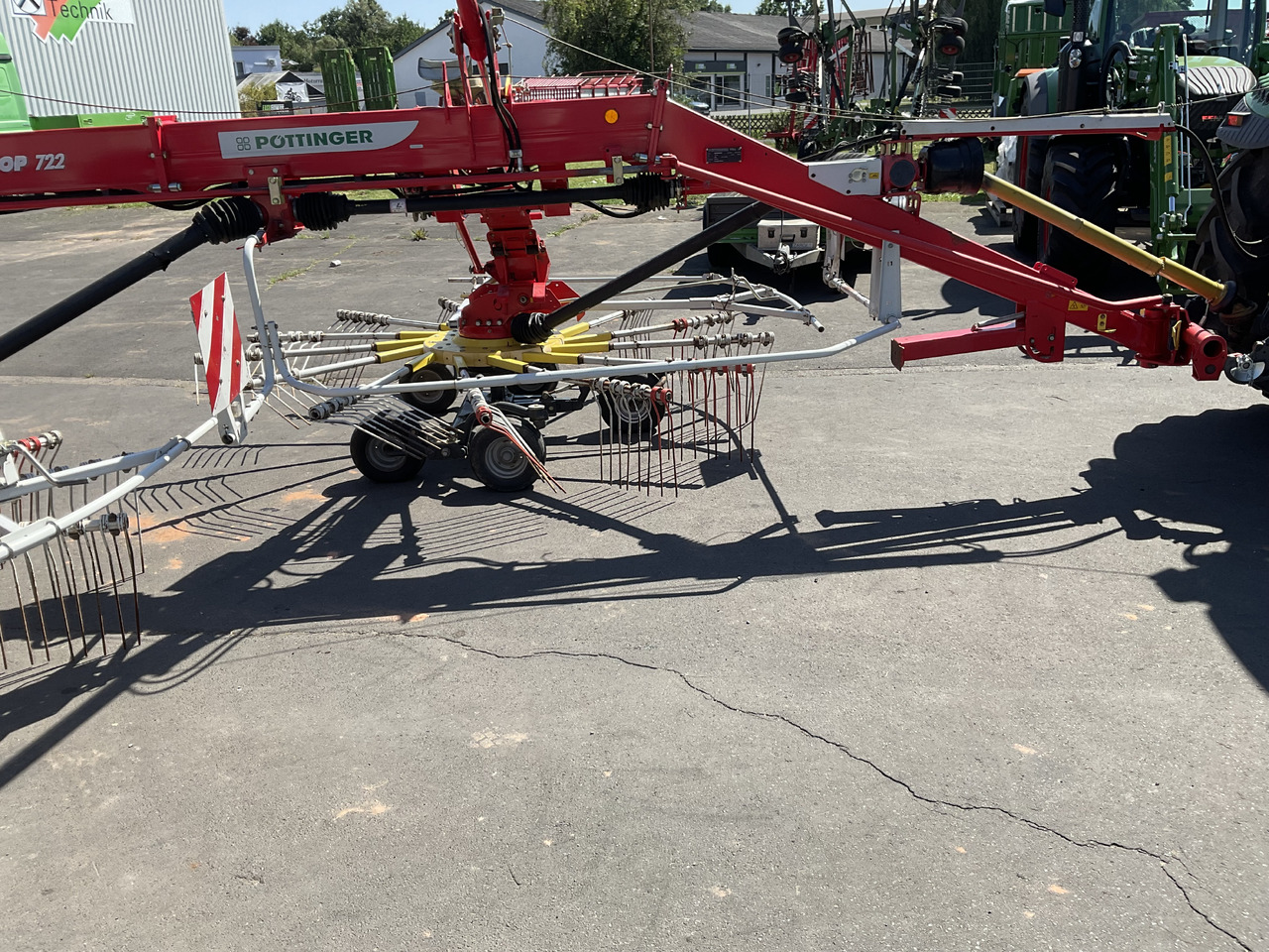 Pöttinger Top 722 Seitenschwader - Faneuse: photos 5 Pöttinger Top 722 Seitenschwader - Faneuse: photos 5