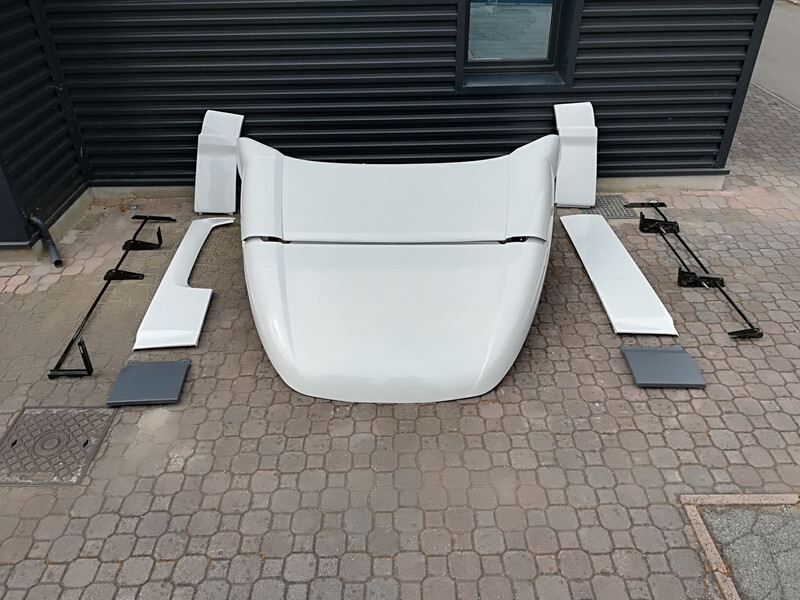 DAF XF106 Euro 6 SPACE CAB - Aérodynamique/ Spoilers pour Camion: photos 4 DAF XF106 Euro 6 SPACE CAB - Aérodynamique/ Spoilers pour Camion: photos 4