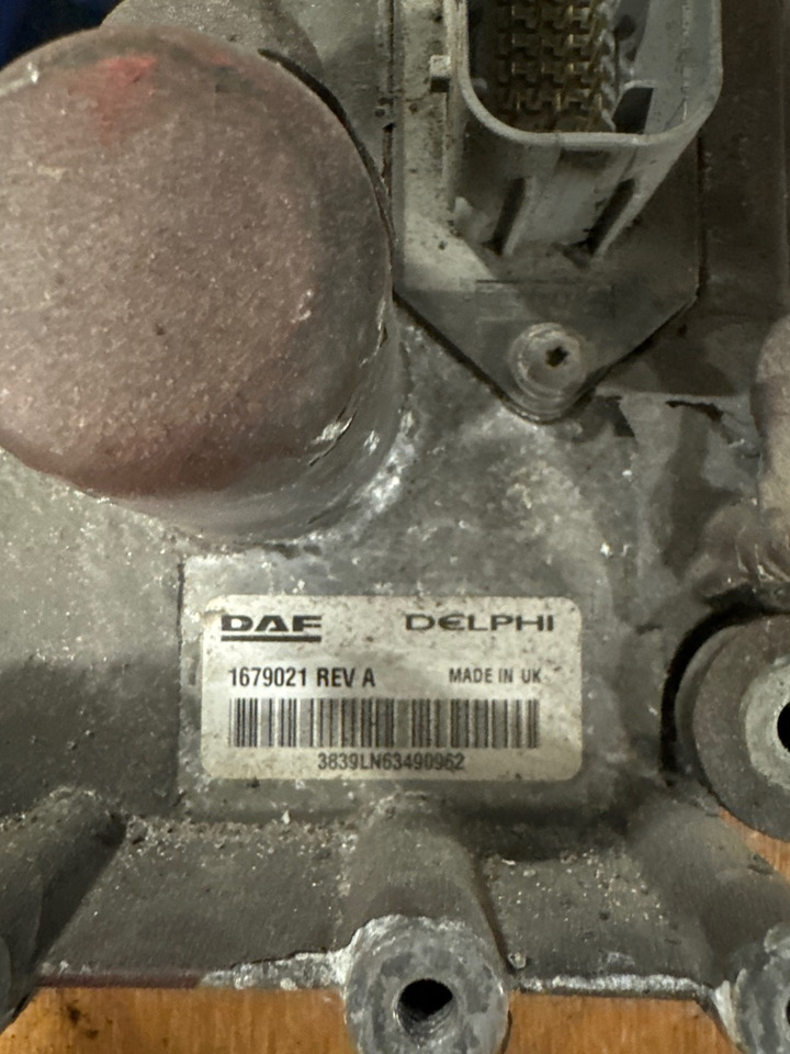 DAF ENGINE ECU 1679021 - Système électrique pour Camion: photos 2 DAF ENGINE ECU 1679021 - Système électrique pour Camion: photos 2