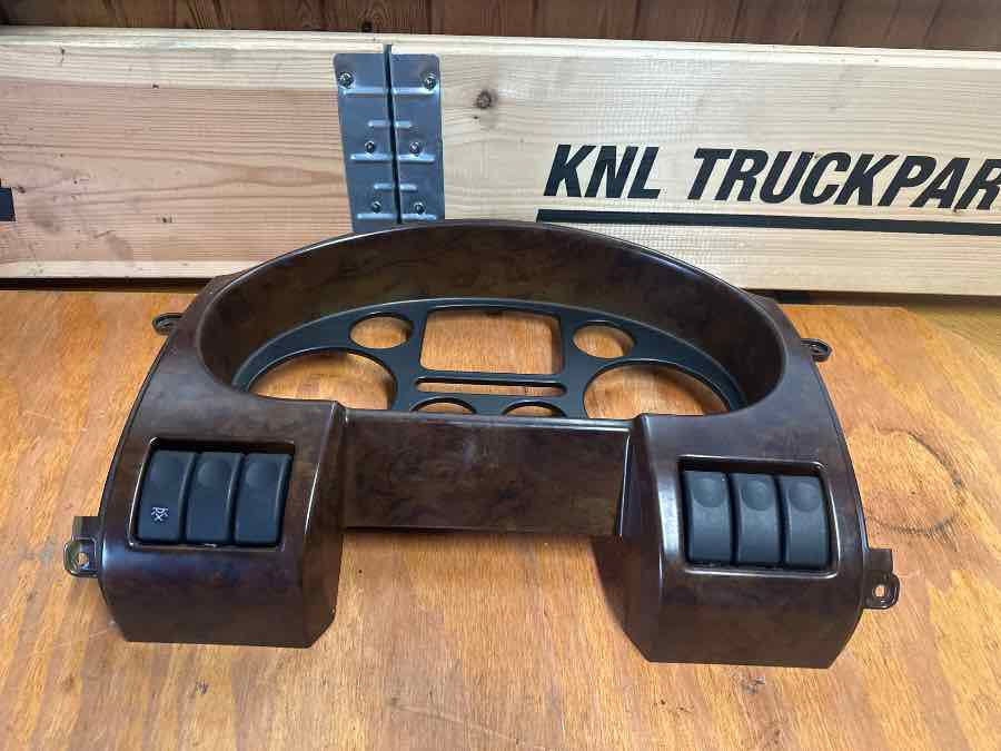 DAF ICL CABINET PANEL 1352594 - Cabine et intérieur pour Camion: photos 1 DAF ICL CABINET PANEL 1352594 - Cabine et intérieur pour Camion: photos 1