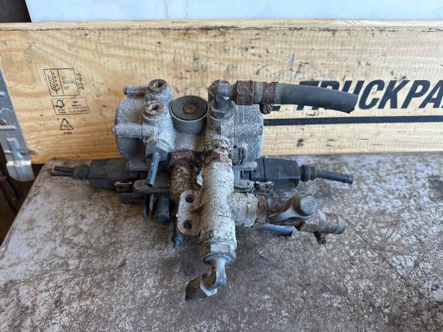 DAF VALVE 1519383 - Valve de frein pour Camion: photos 2 DAF VALVE 1519383 - Valve de frein pour Camion: photos 2