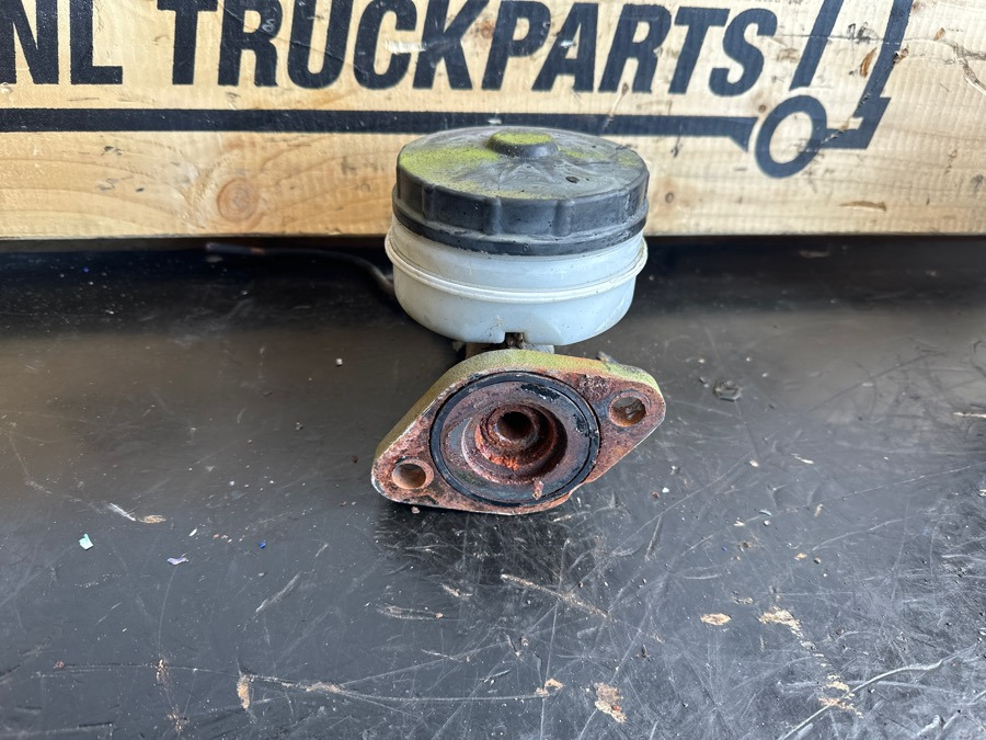 FORD CARGO BRAKE VALVE - Valve de frein pour Camion: photos 3 FORD CARGO BRAKE VALVE - Valve de frein pour Camion: photos 3