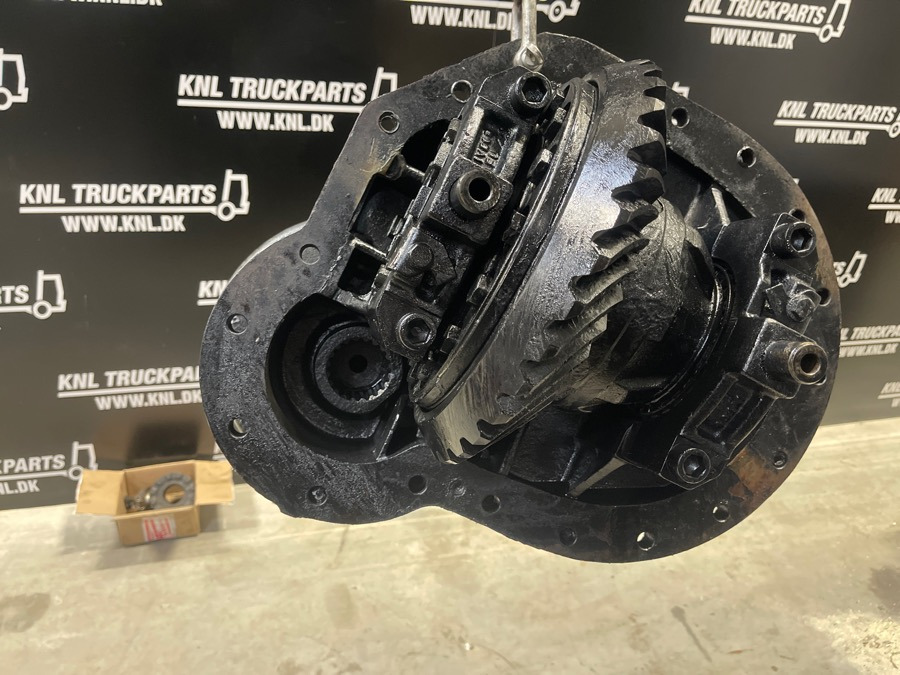 IVECO TRAKKER 42117696 - 1.737 / 4.23 - Différentiel pour Camion: photos 1 IVECO TRAKKER 42117696 - 1.737 / 4.23 - Différentiel pour Camion: photos 1