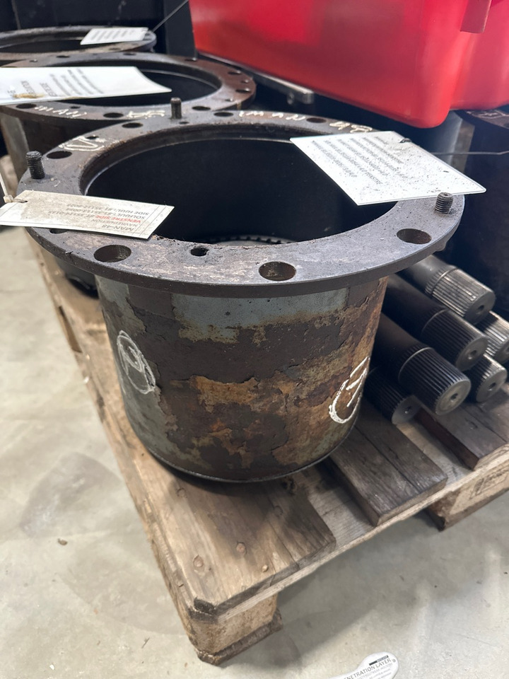 MAN COMPLTE HUBREDUCTION LEFT SIDE 81.35114-0135 = 4,0 - Moyeu pour Camion: photos 1 MAN COMPLTE HUBREDUCTION LEFT SIDE 81.35114-0135 = 4,0 - Moyeu pour Camion: photos 1