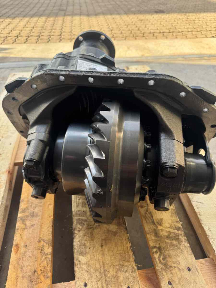 MAN DIFF HP-1352 - 6.824 // 81.35010-6195 - Différentiel pour Camion: photos 1 MAN DIFF HP-1352 - 6.824 // 81.35010-6195 - Différentiel pour Camion: photos 1