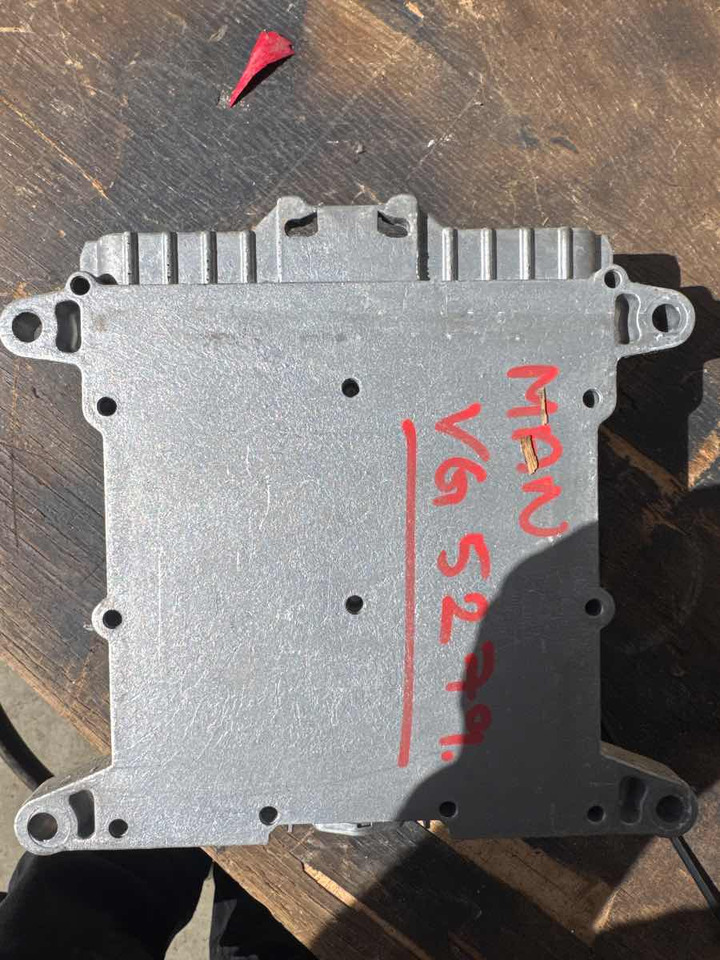 MAN ECU 51.11616-7016 - Système électrique pour Camion: photos 3 MAN ECU 51.11616-7016 - Système électrique pour Camion: photos 3