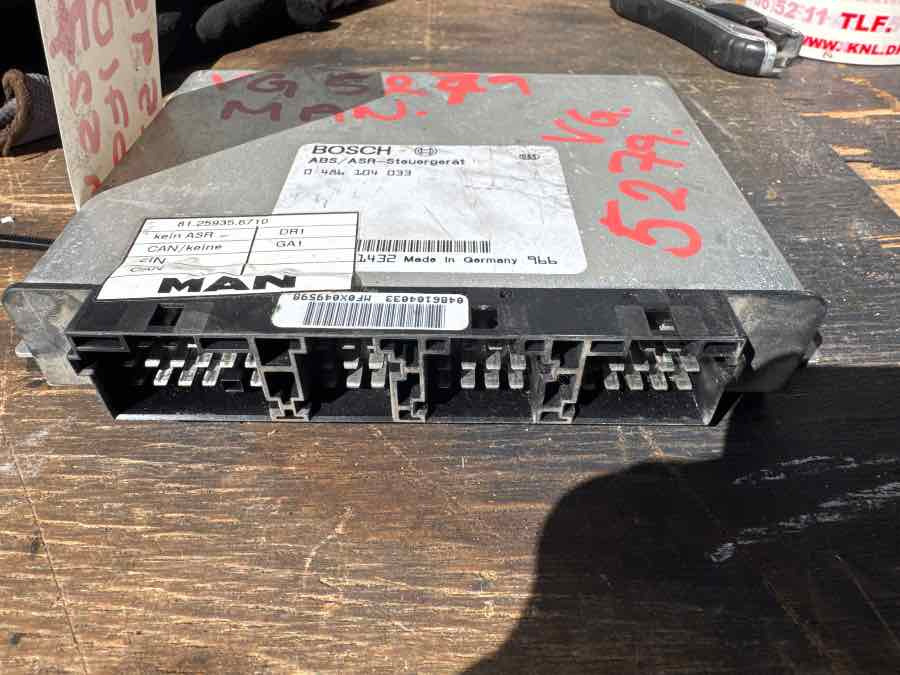 MAN ECU ABS 81.25935-6710 - Système électrique pour Camion: photos 2 MAN ECU ABS 81.25935-6710 - Système électrique pour Camion: photos 2