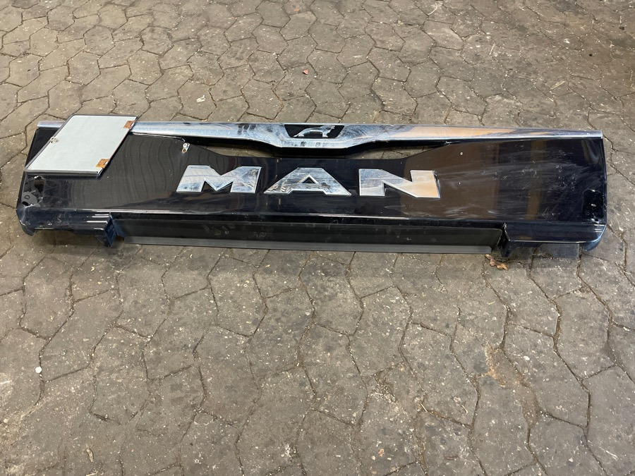MAN FRONT GRILL 81.61150-6106 - Calandre pour Camion: photos 2 MAN FRONT GRILL 81.61150-6106 - Calandre pour Camion: photos 2