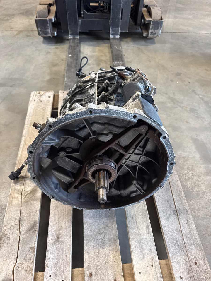 MAN GEARBOX 6S800 TO // 81.32004-6180 - Boîte de vitesse pour Camion: photos 1 MAN GEARBOX 6S800 TO // 81.32004-6180 - Boîte de vitesse pour Camion: photos 1