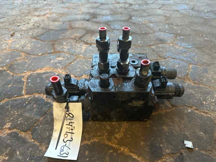 MAN STEERING VALVE  81.47103-6031 - Commande de gouvernail pour Camion: photos 1 MAN STEERING VALVE  81.47103-6031 - Commande de gouvernail pour Camion: photos 1