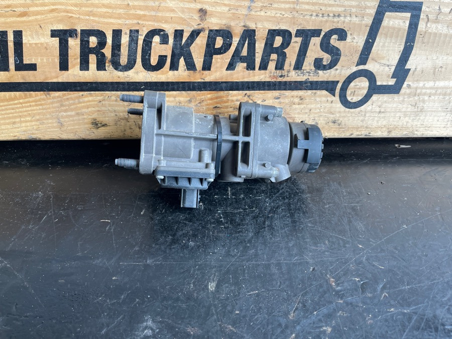 MERCEDES BRAKE VALVE A0044311506 - Valve de frein pour Camion: photos 2 MERCEDES BRAKE VALVE A0044311506 - Valve de frein pour Camion: photos 2