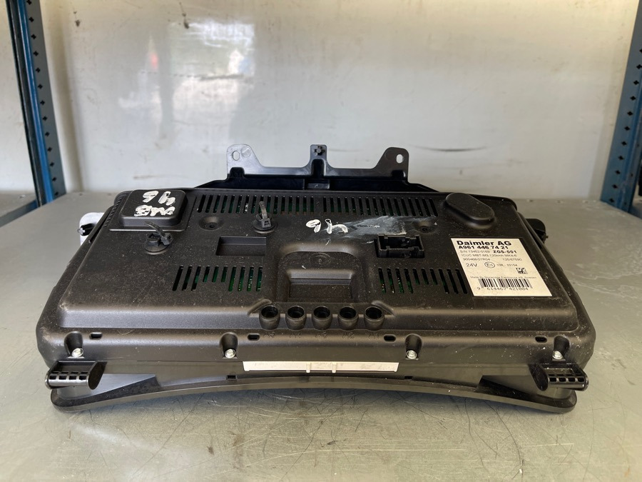 MERCEDES COMBI INSTRUMENT A9614467421 - Cabine et intérieur pour Camion: photos 2 MERCEDES COMBI INSTRUMENT A9614467421 - Cabine et intérieur pour Camion: photos 2