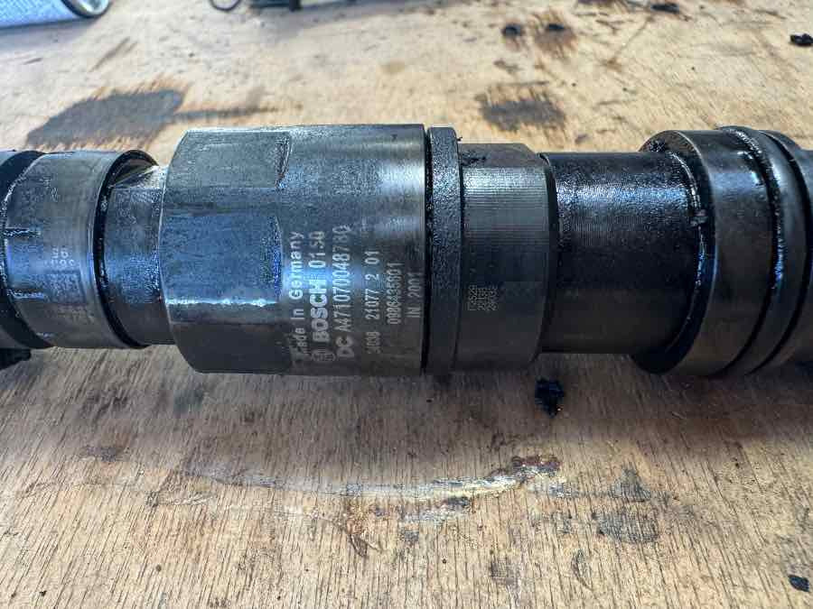 MERCEDES INJECTOR A4710700487 - Préparation du carburant pour Camion: photos 1 MERCEDES INJECTOR A4710700487 - Préparation du carburant pour Camion: photos 1
