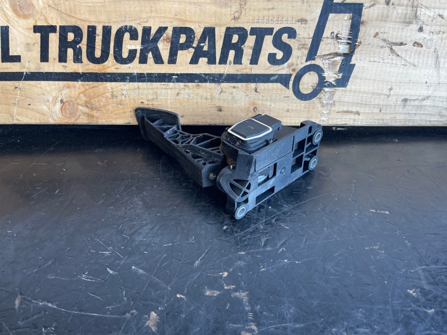MERCEDES SPEEDER PEDAL A9603000004 - Cabine et intérieur pour Camion: photos 2 MERCEDES SPEEDER PEDAL A9603000004 - Cabine et intérieur pour Camion: photos 2