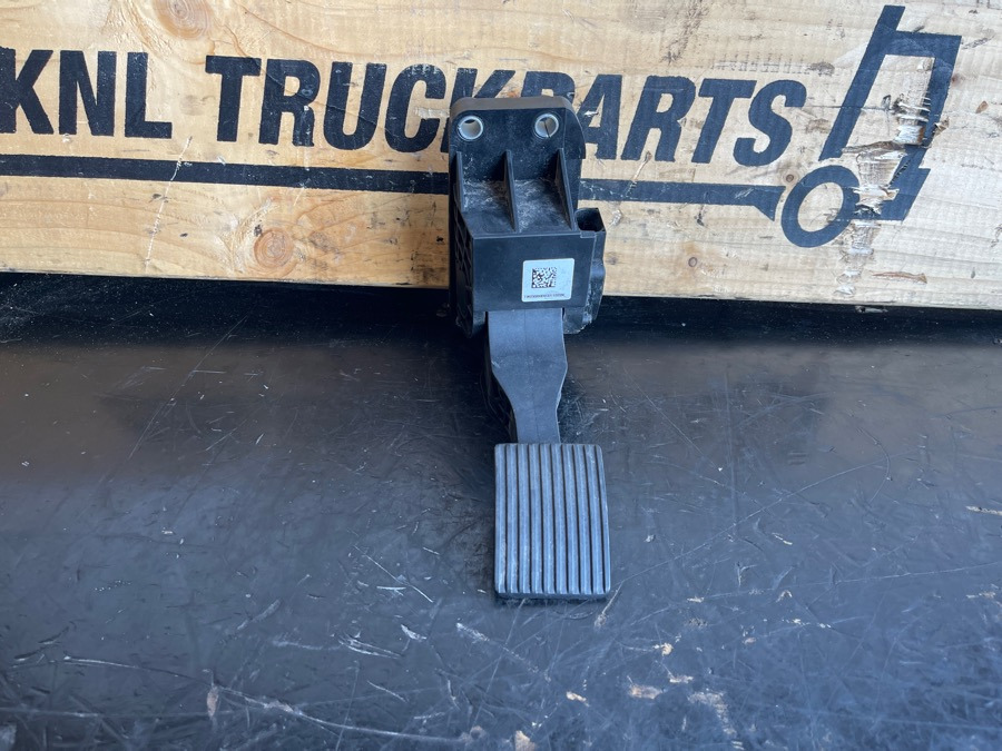 MERCEDES SPEEDER PEDAL A9603000004 - Cabine et intérieur pour Camion: photos 1 MERCEDES SPEEDER PEDAL A9603000004 - Cabine et intérieur pour Camion: photos 1