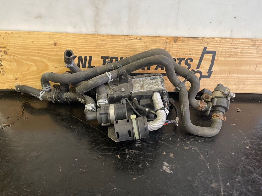 MERCEDES WATER HEATER A9608305061 - Cabine et intérieur pour Camion: photos 2 MERCEDES WATER HEATER A9608305061 - Cabine et intérieur pour Camion: photos 2