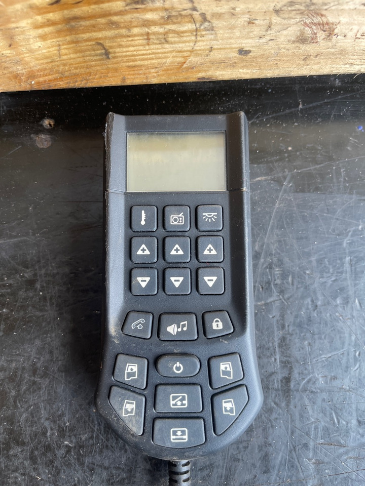 RENAULT REMOTE PANEL 7422133150 - Cabine et intérieur pour Camion: photos 1 RENAULT REMOTE PANEL 7422133150 - Cabine et intérieur pour Camion: photos 1