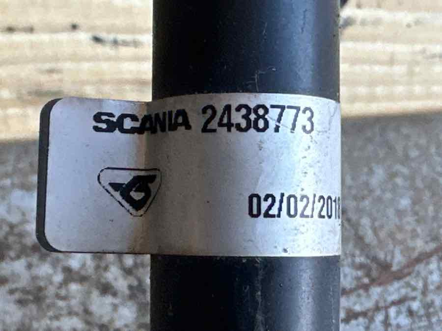 SCANIA A/C PIPE 2438773 - Tuyau d'admission d'air pour Camion: photos 3 SCANIA A/C PIPE 2438773 - Tuyau d'admission d'air pour Camion: photos 3