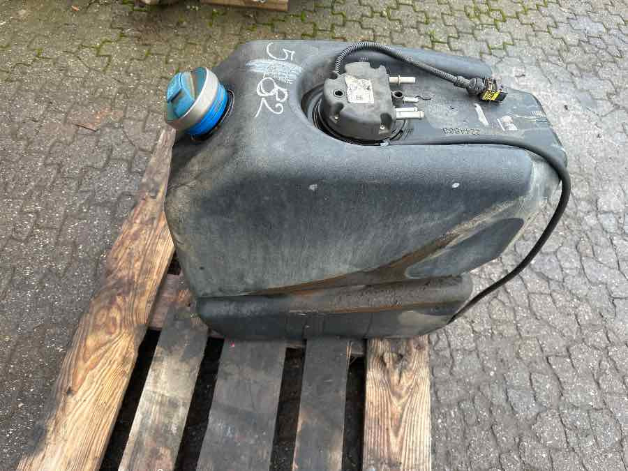 SCANIA ADBLUE TANK 2244863 - Préparation du carburant pour Camion: photos 2 SCANIA ADBLUE TANK 2244863 - Préparation du carburant pour Camion: photos 2