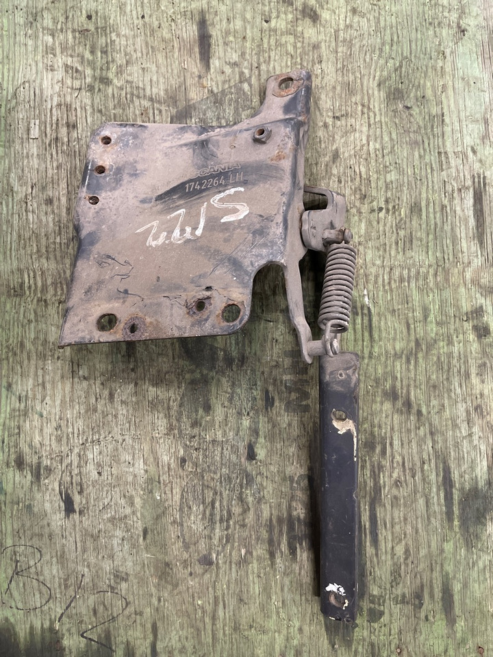 SCANIA HINGE BRACKET 1742264 - Frame/ Châssis pour Camion: photos 1 SCANIA HINGE BRACKET 1742264 - Frame/ Châssis pour Camion: photos 1